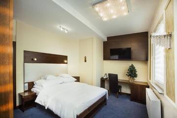 Фото номера Трехместный номер Отель Hotel Inter г. Беляны-Вроцлавске 3